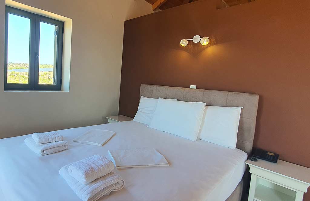 bedroom3-kolokotronis-hills